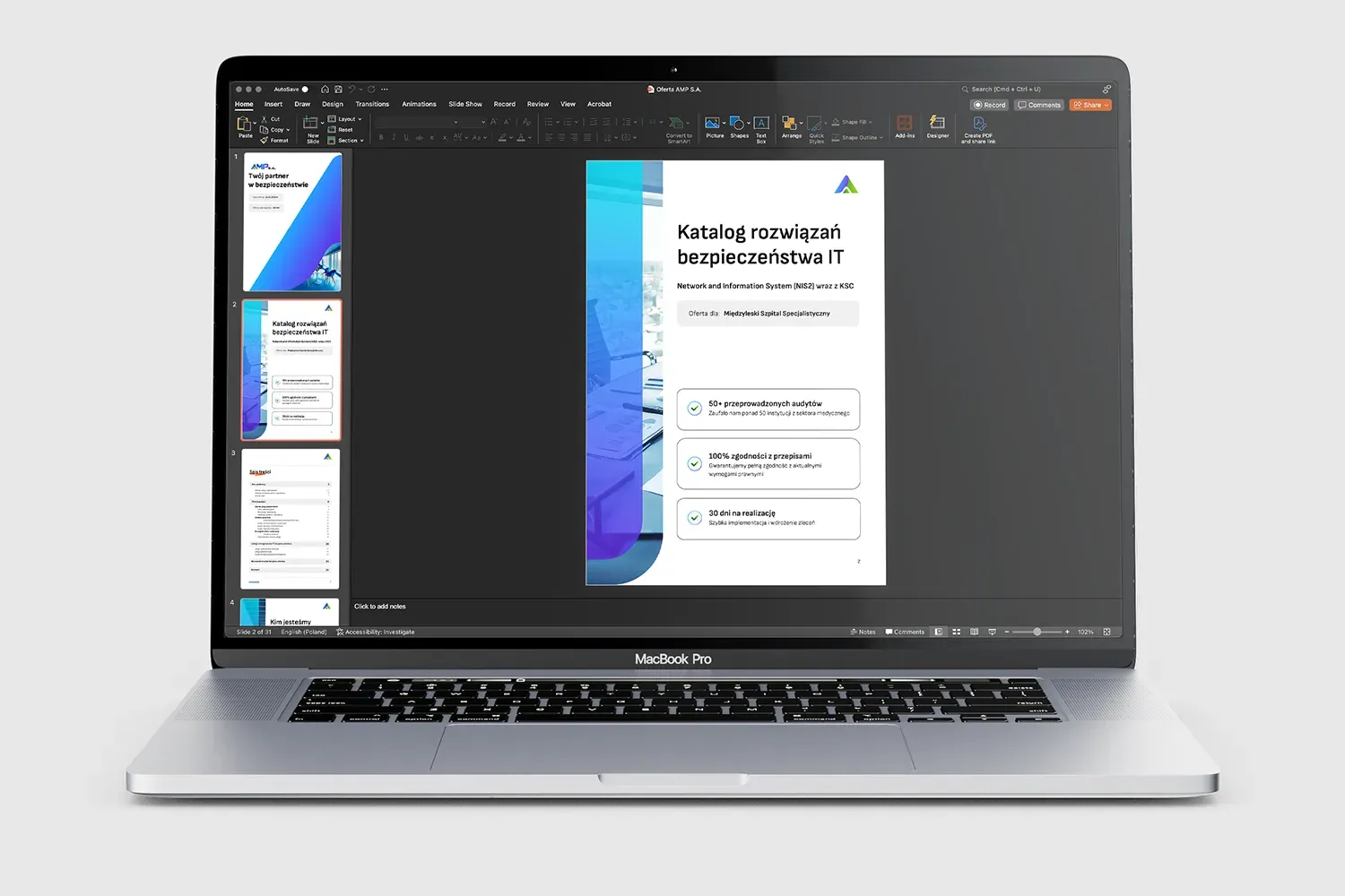 Laptop z otwartym PowerPointem: slajd „Katalog rozwiązań bezpieczeństwa IT” z szablonu oferty AMP, po lewej miniatury pozostałych slajdów.